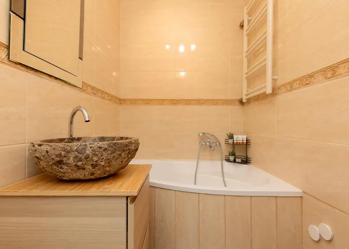 Bright Boguslawskiego Perfect For Remote Work By Renters Daire Varşova