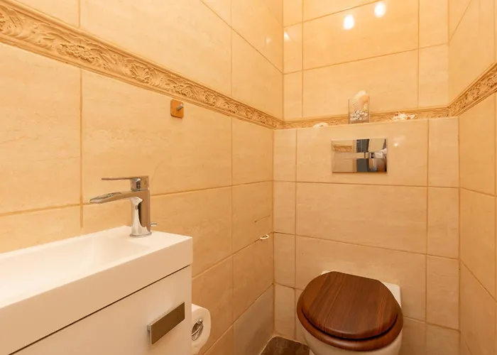 Bright Boguslawskiego Perfect For Remote Work By Renters Daire *